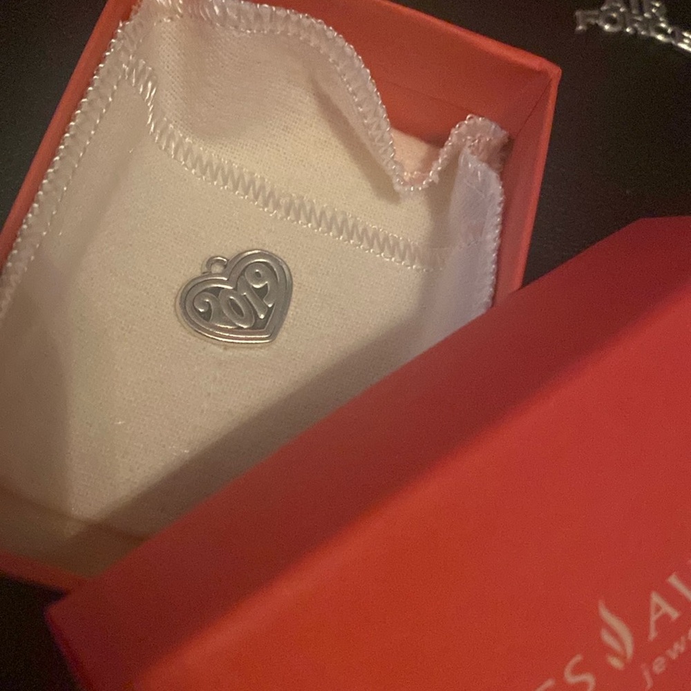James Avery sterli silver charm
